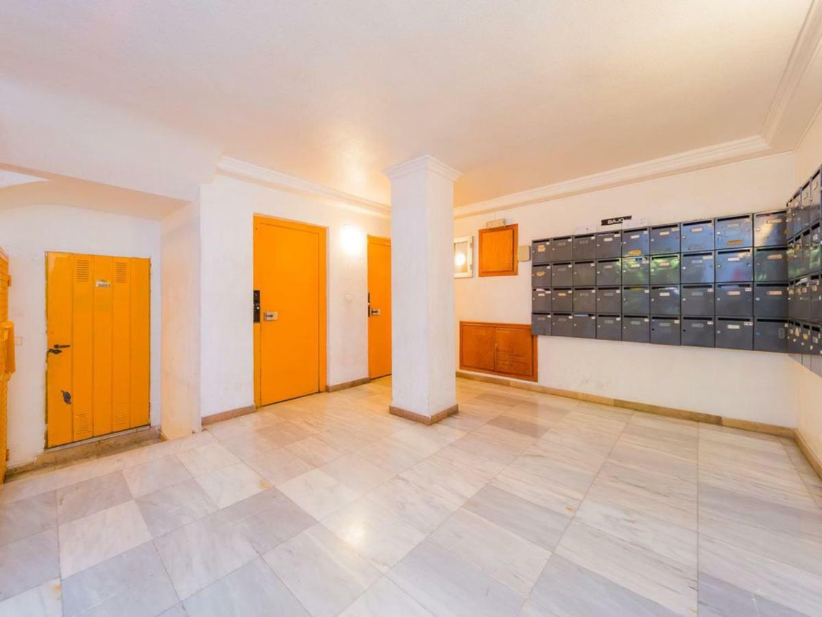 Апартаменты Econom Studio La Loma Торевьиа Экстерьер фото